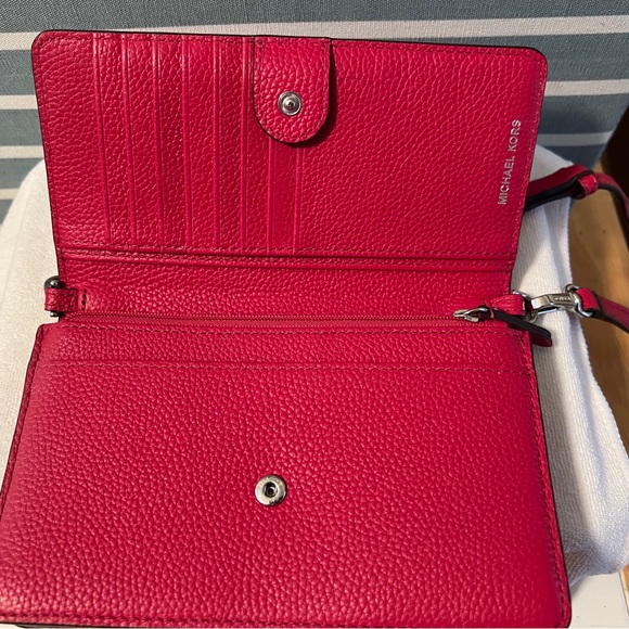 ♥️EUC♥️ MICHAEL KORS Red Mott Pebble Leather Phone Crossbody Wallet ♥️ So Cute♥️ - Picture 4 of 6